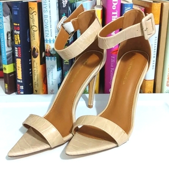 SHOE REPUBLIC LA TAN POINTED TOE ANKLE STRAP HIGH HEELS SIZE 9 NWT - Picture 1 of 9